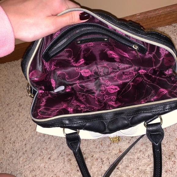 Betsey Johnson bow purse - Picture 5 of 5